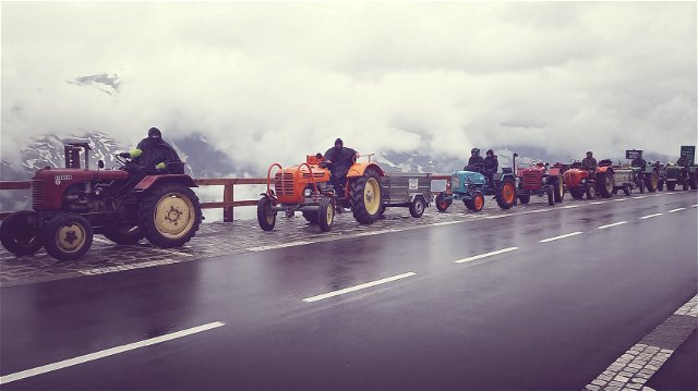 Oldtimer Traktoren am Großglockner